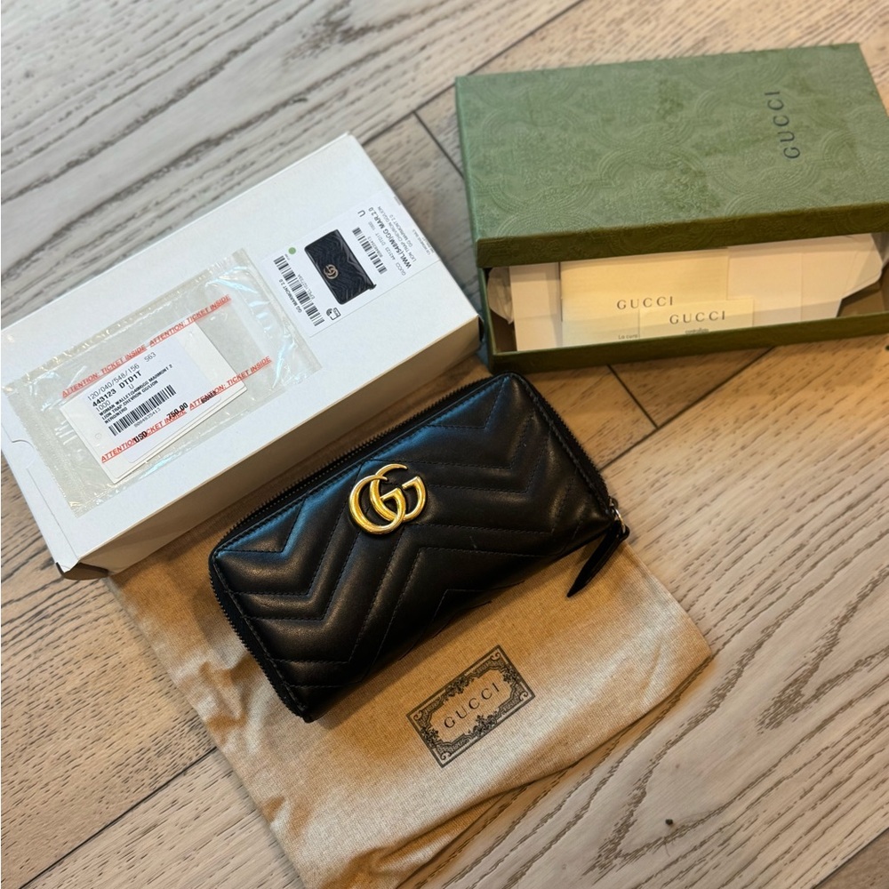 Gucci Black Quilted Leather Wallet with Gold Logo